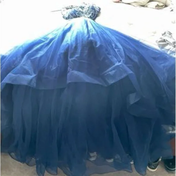Tony Bowls Prom Dress - Picture 3 of 5